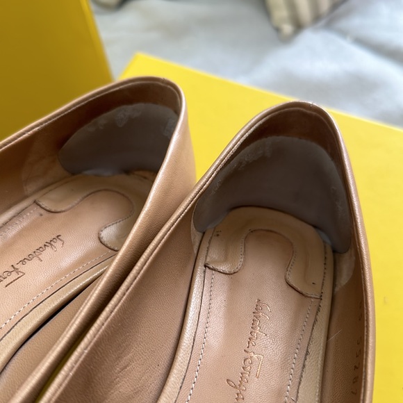 Salvatore Ferragamo - Nude Block Heels - Size 7.5 - Picture 8 of 11